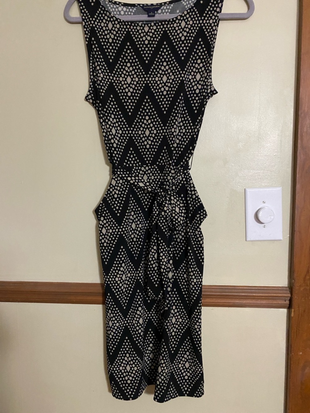 Banana Republic Black and Cream Zigzag Dot Tie-Waist Midi Dress